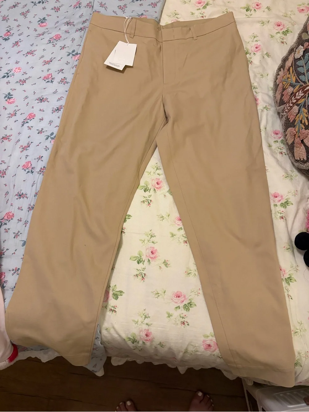 COS Men's Wide-Leg Cargo Pants in Khaki